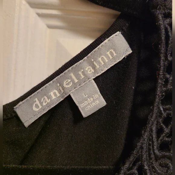 Daniel Rainn black v-neck flutter sleeve top L - Picture 4 of 4